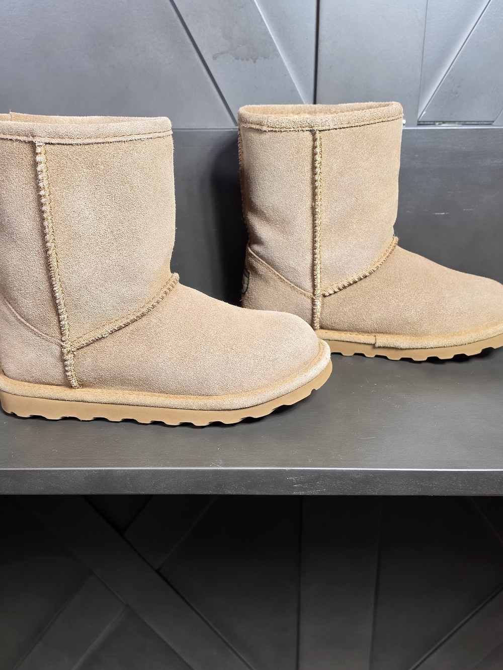 Bear Paw Classic Kids 3 Shearling Lined Short Boot - Tan Suede - Picture 7 of 8